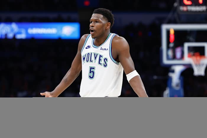 Anthony Edwards reacts